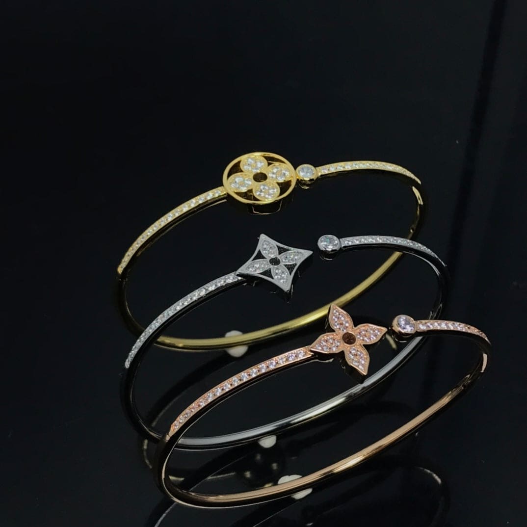 18K Louis Vuitton Idylle Blossom Twist Bracelet