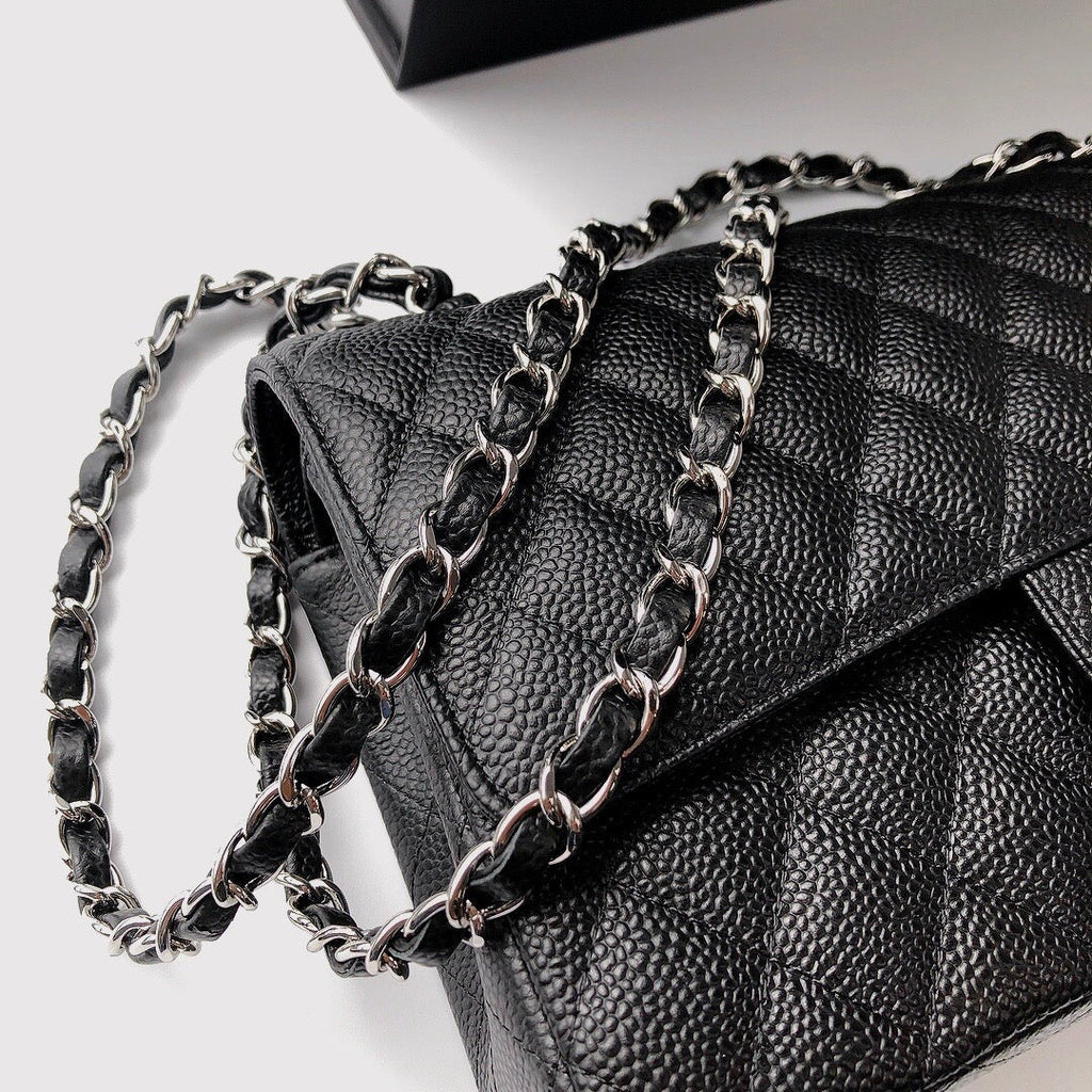 FLAP BAG 25 IN BLACK CAVIAR LEATHER SILVER HARDWARE