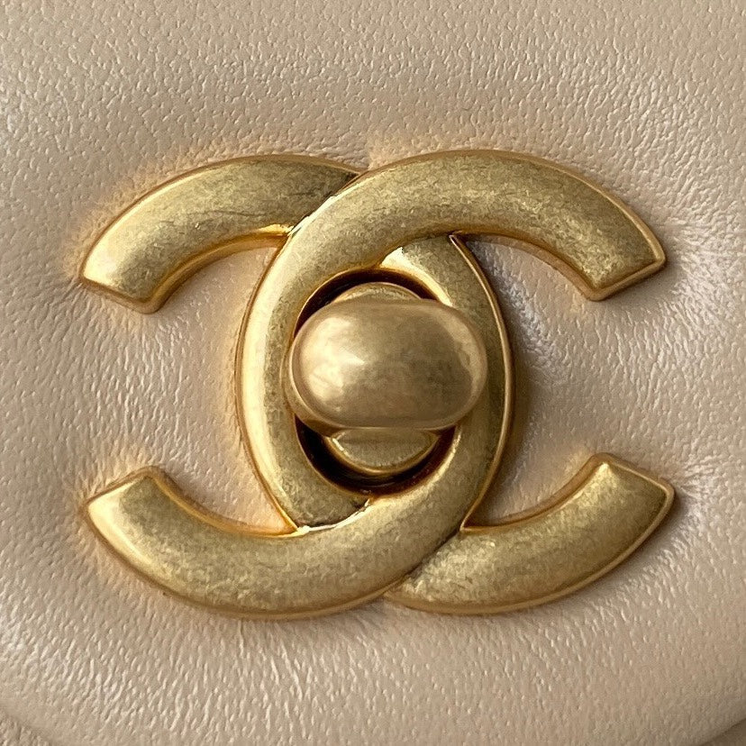 CHANEL 25S FLAP BAG 20 IN BEIGE LAMBSKIN WITH GOLD HARDWARE