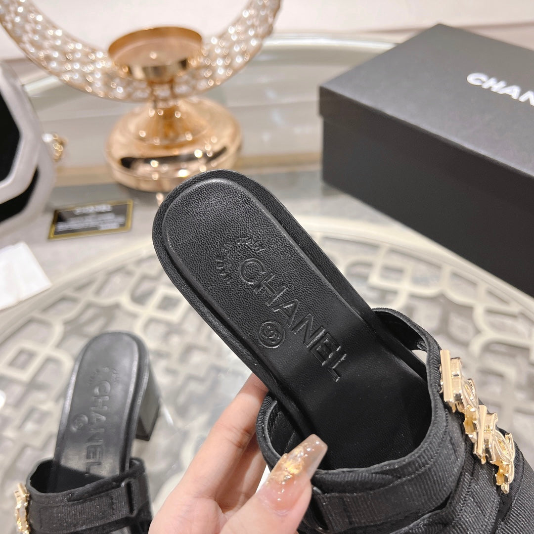 CHANEL Double C  Xiaoxiang Chain Fabric Head Chunky High Heel Black Lambskin