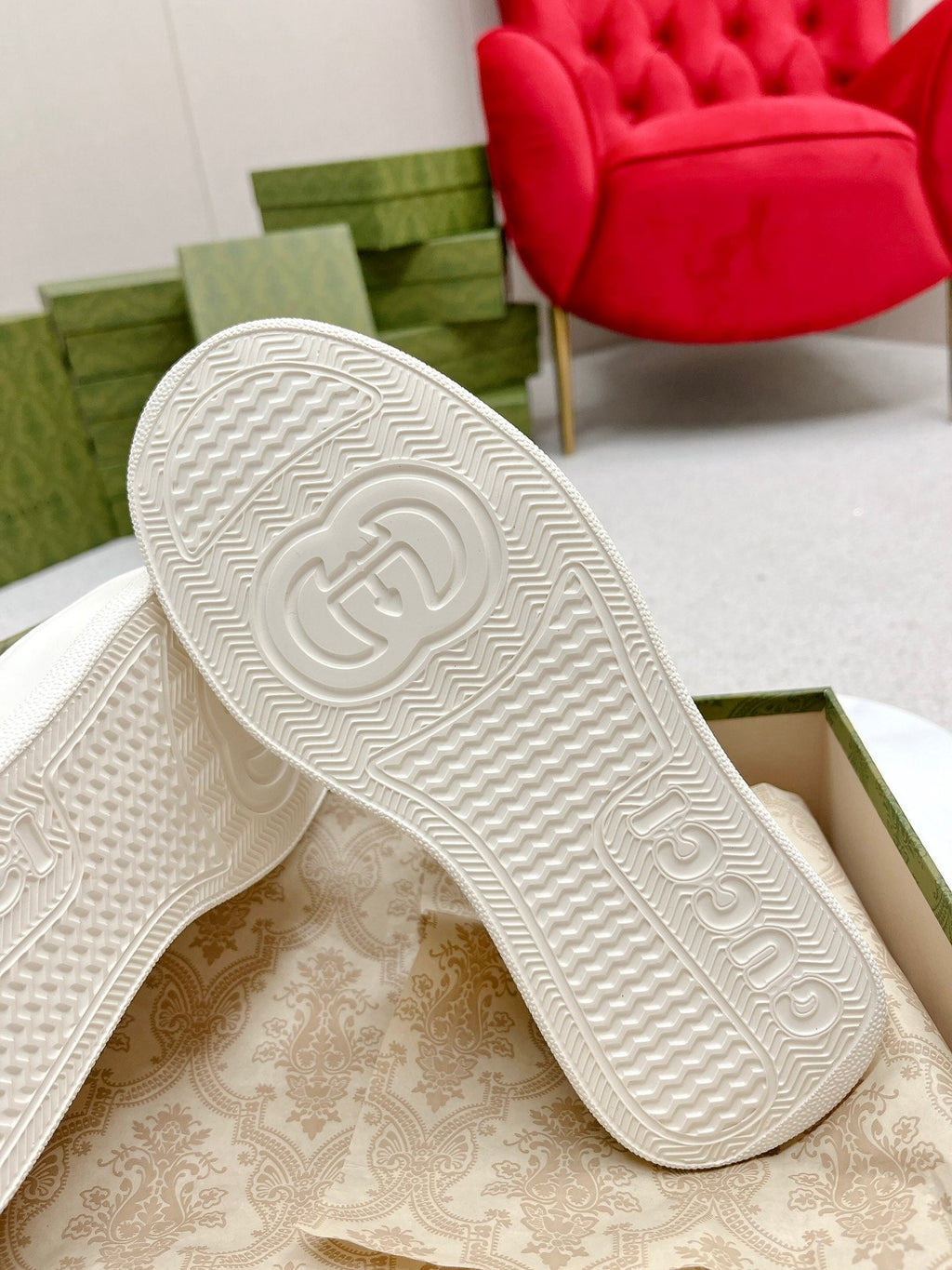 GUCCI TRAINER WHITE AND CREAM CALFSKIN