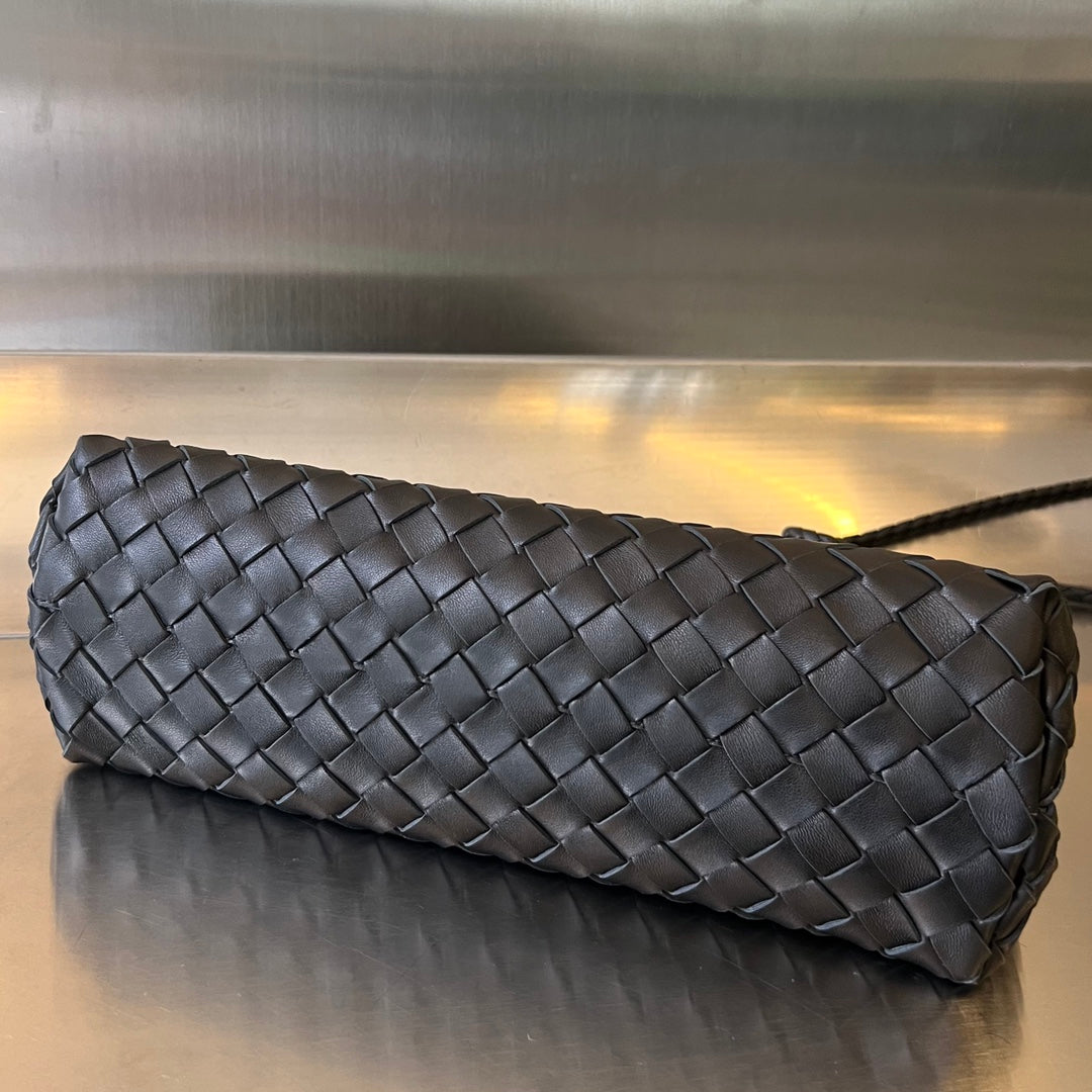 BOTTEGA VENETA SMALL ANDIAMO 29 IN BLACK LAMBSKIN