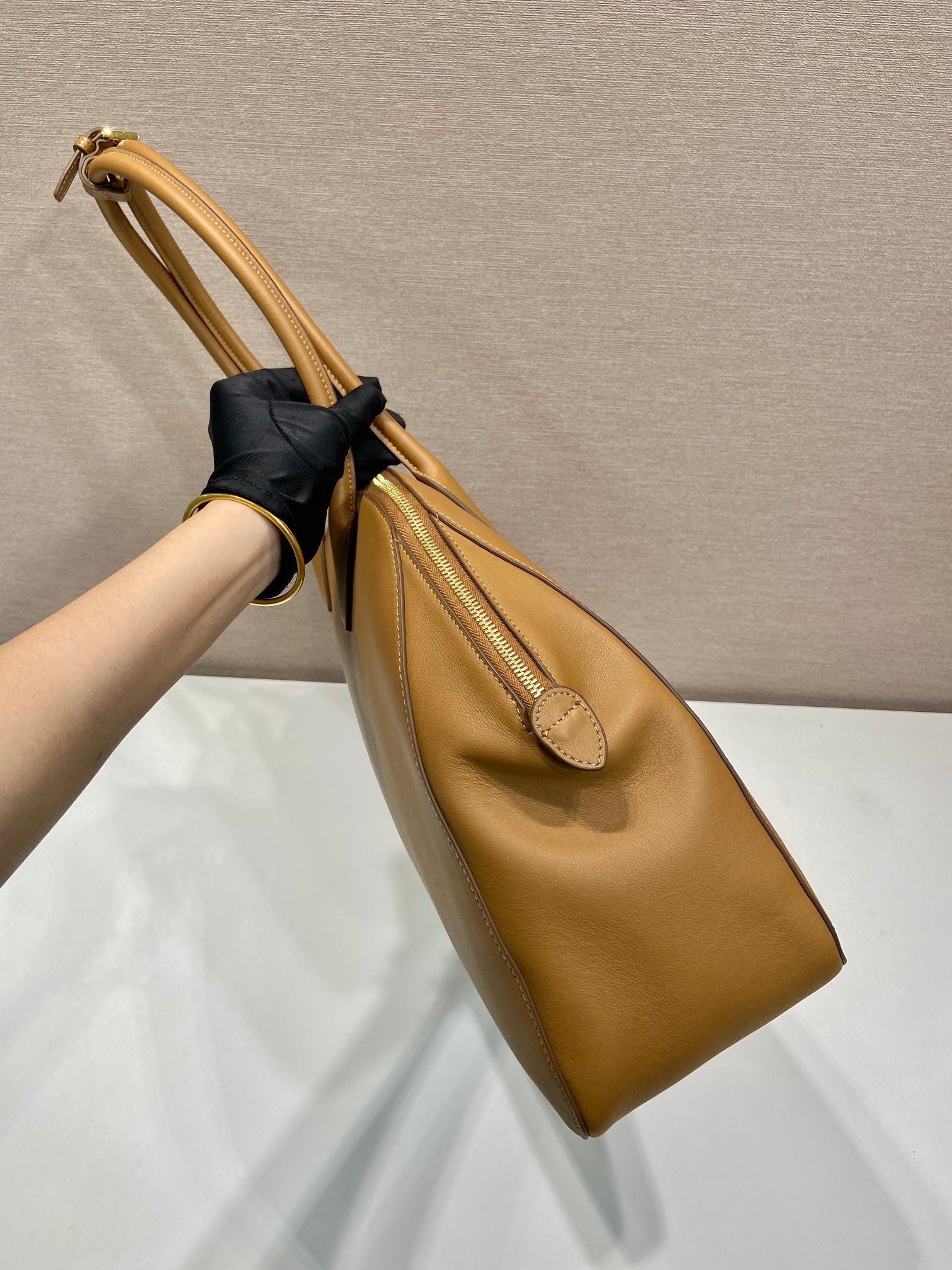 PRADA LARGER TOTE BAG 48 WITH ZIPPER CLOSURE IN CIDER BROWN SMOOTH CALFSKIN