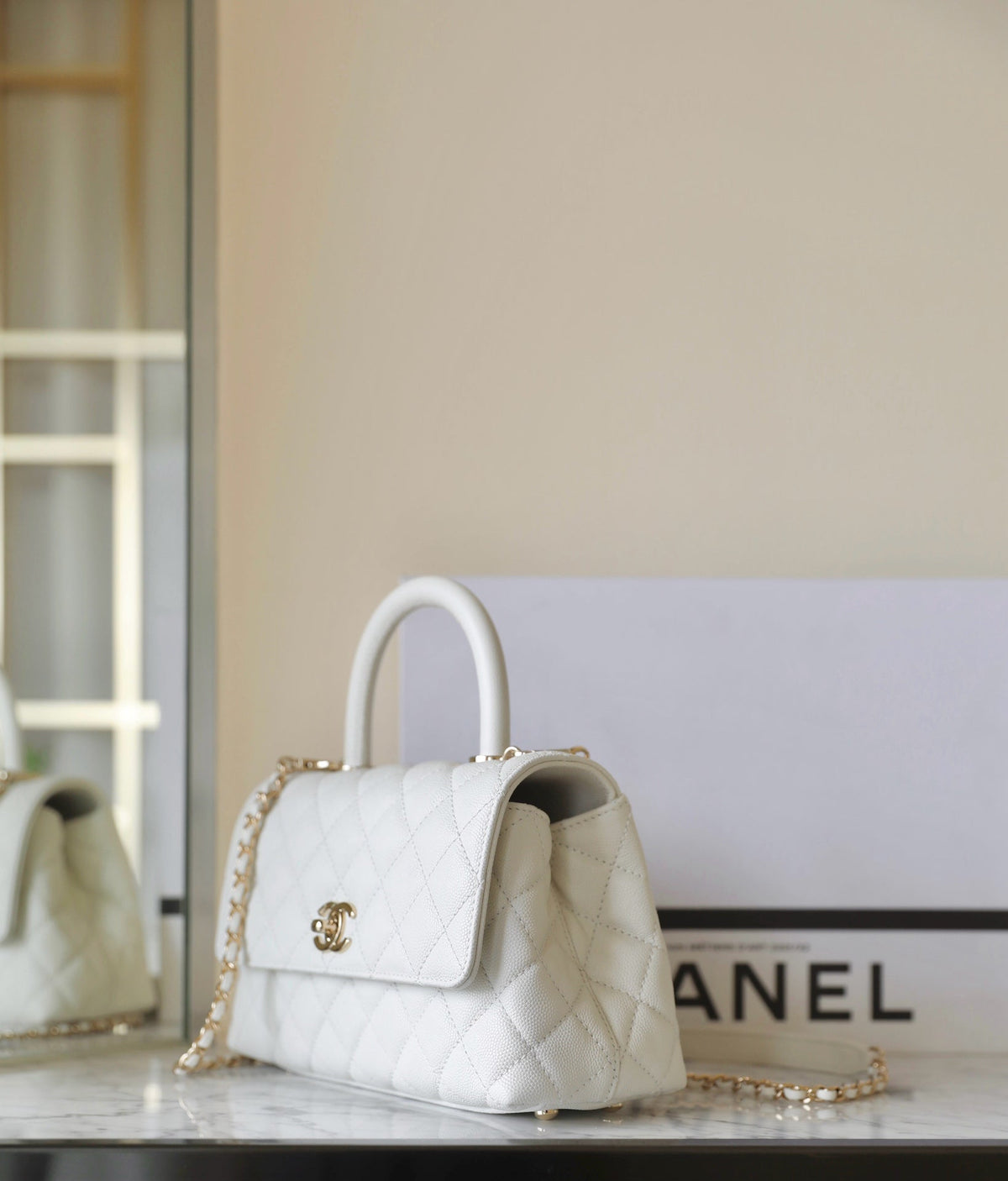 CHANEL 25S FLAP BAG 24 CM IN WHITE LAMBSKIN WITH GOLD HARDWARE