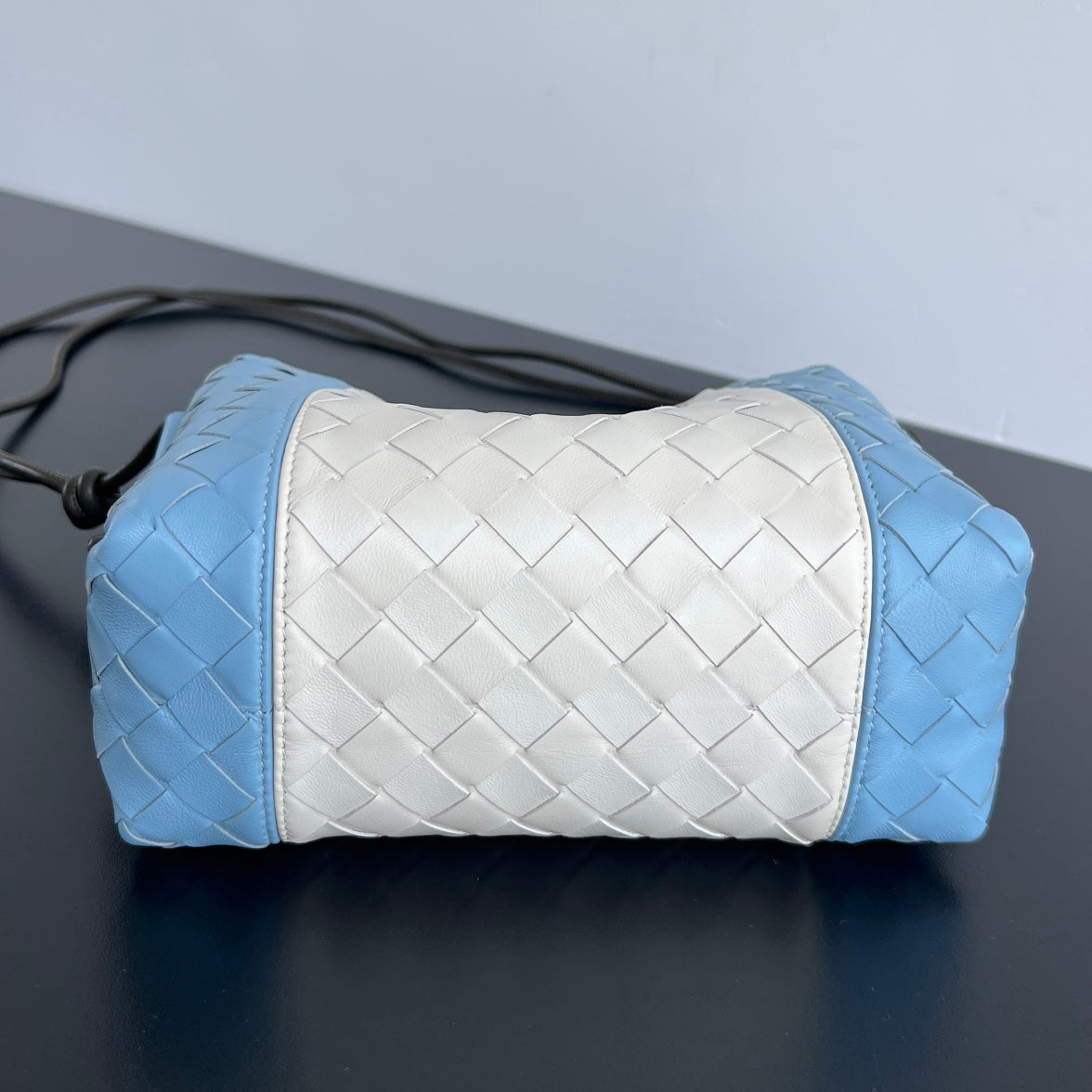 SMALL LOOP 22 IN SKY BLUE MIX WHITE CALFSKIN