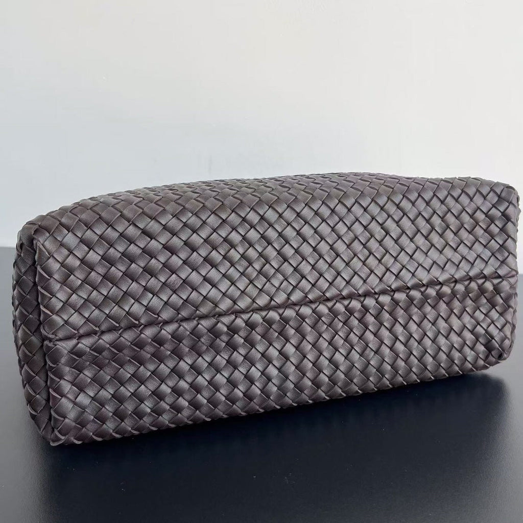 BOTTEGA VENETA LARGE CABAT 51 IN HICKORY BROWN LAMBSKIN