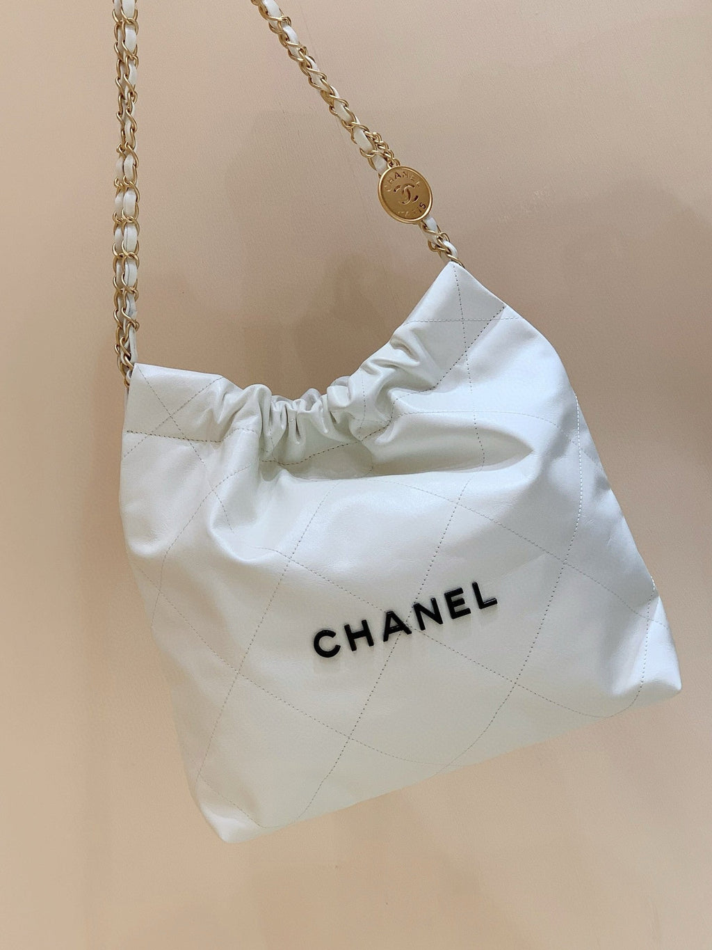 CHANEL HOBO BAG 37 WHITE  BLACK LAMBSKIN GOLD HARDWARE