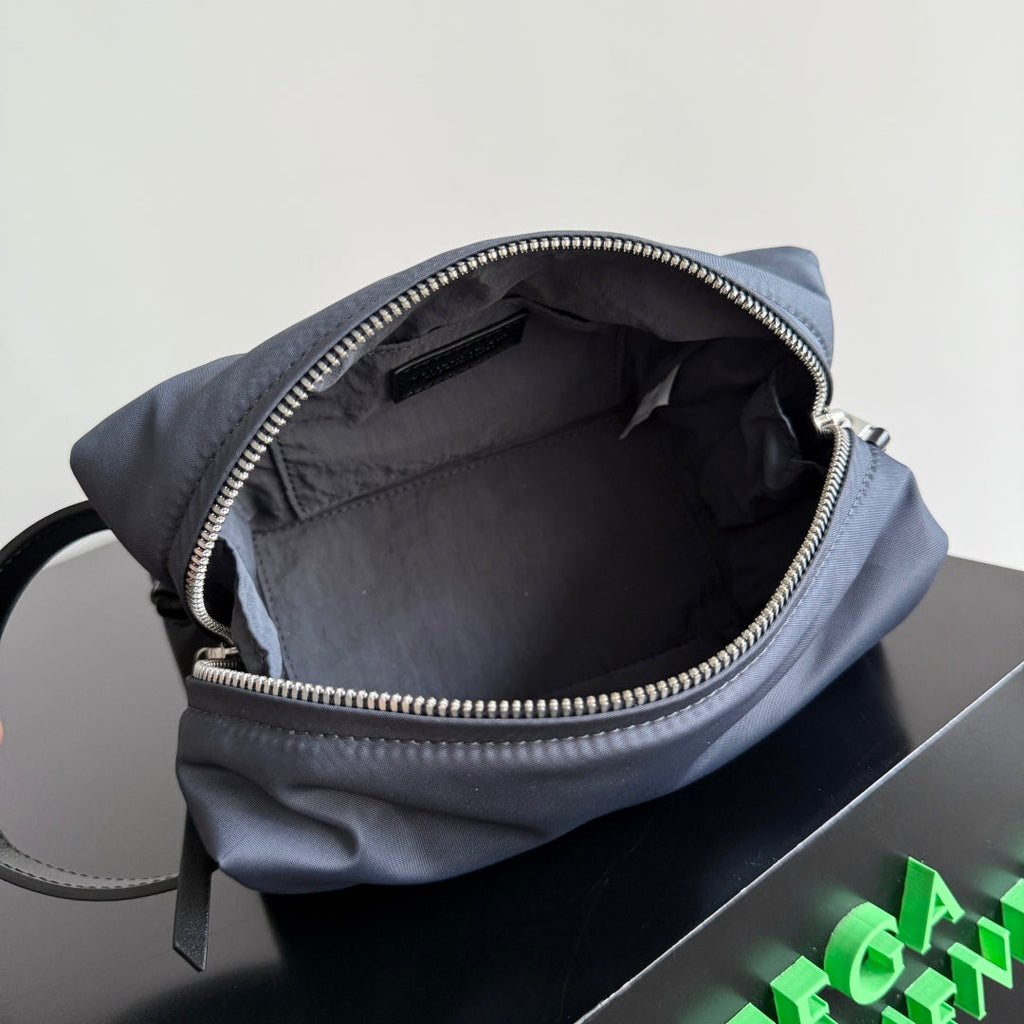 BOTTEGA VENETA 25S TOKYO SMALL WASHBAG 20 IN SHADOW NYLON