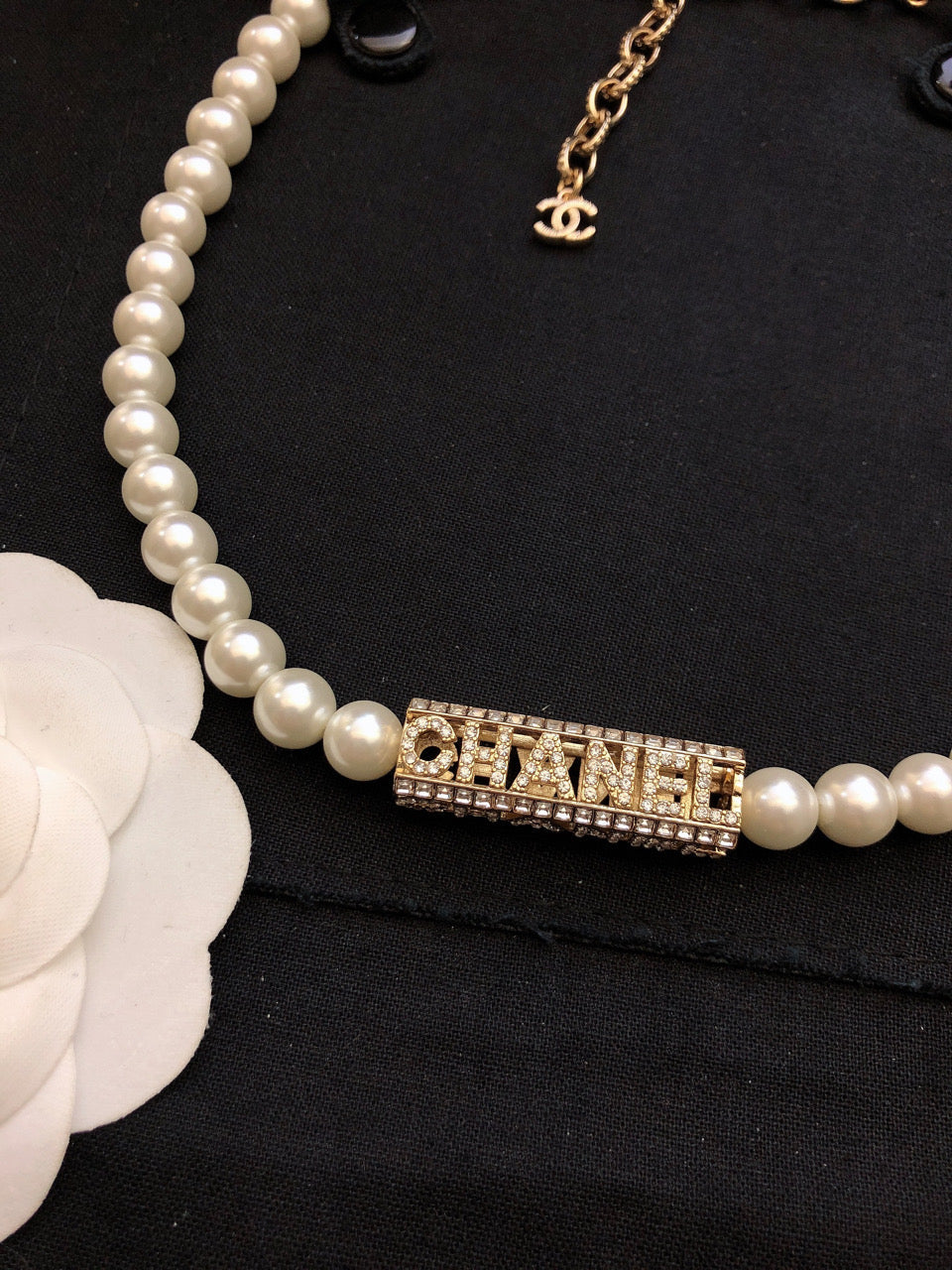 18K  Chanel Scripe Pearls Chain Necklace