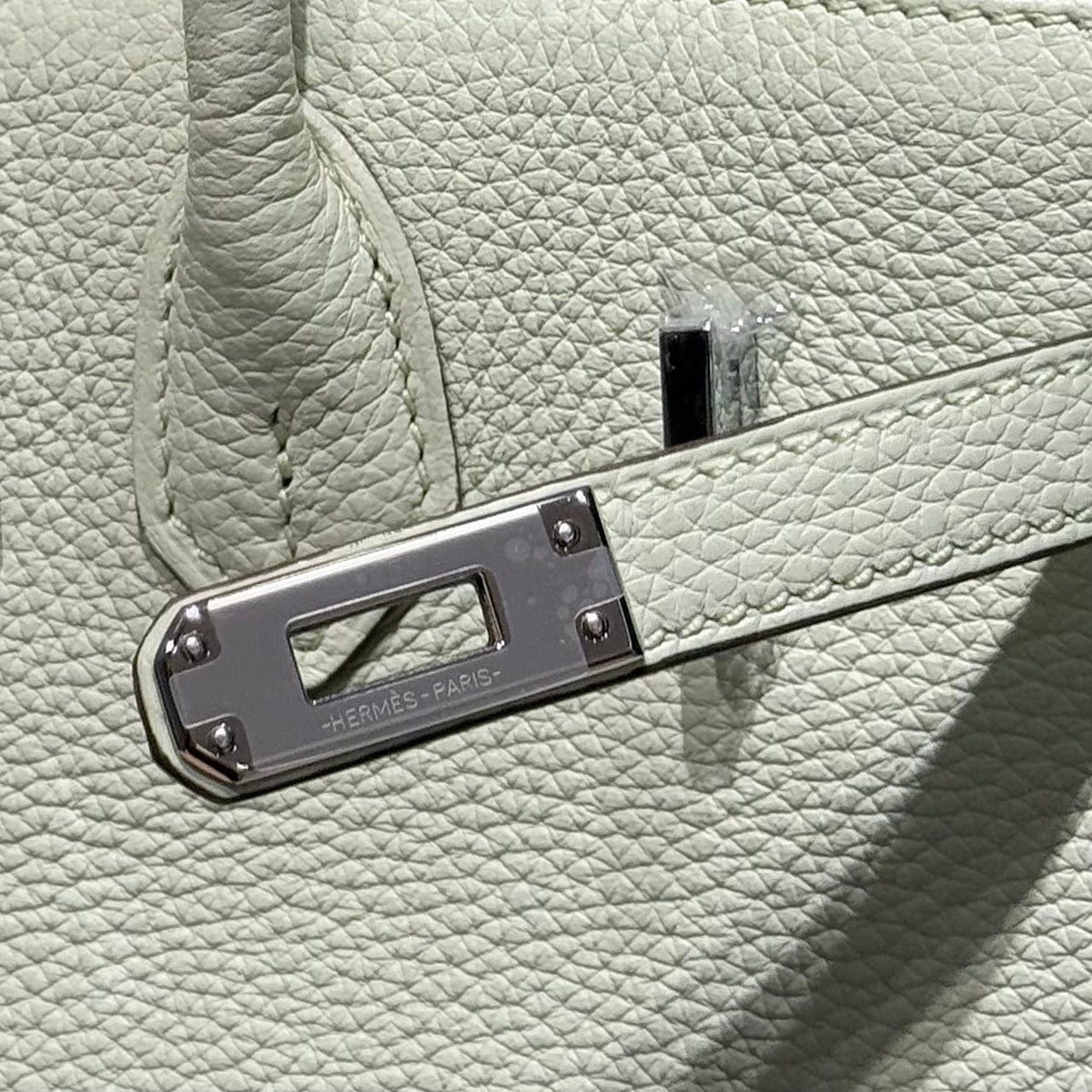 HERMES 25S MEDIUM BIRKIN 25 IN LIGHT MINT GREEN CALFSKIN SILVER HARDWARE