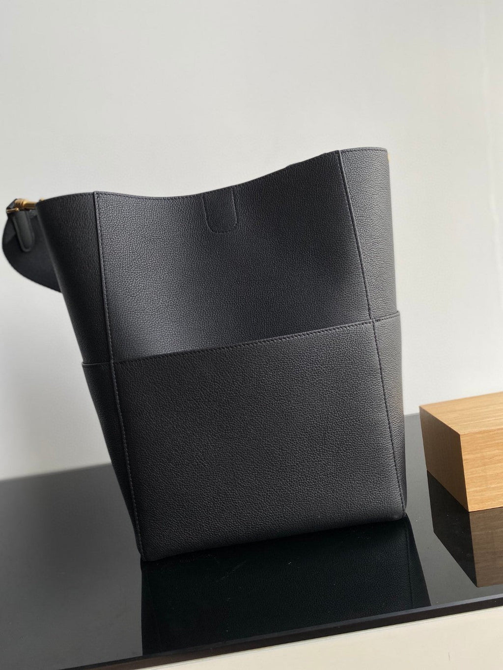 CELINE SANGLE SEAU BUCKET 33 BAG BLACK CALFSKIN