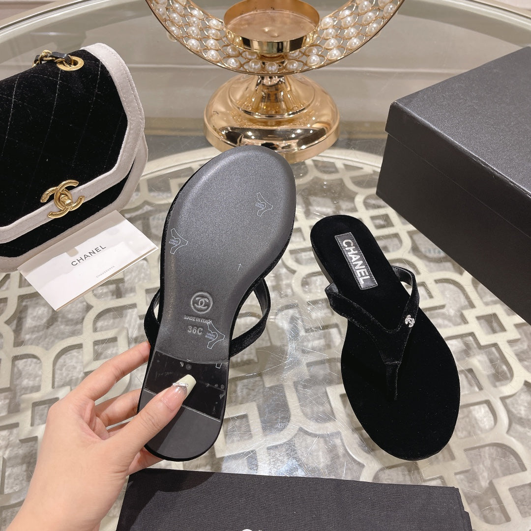 CHANEL Double  Velvet Flip Flop Thongs Black