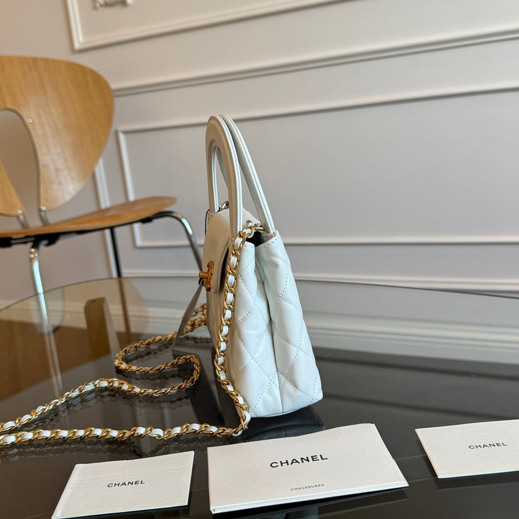CHANEL KELLY SHOPPING BAG 19 IN WHITE CALFSKIN GOLD HARDWARE