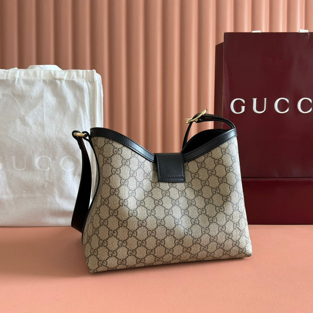 GUCCI 26S PADLOCK SHOULDER BAG 29 IN DARK BEIGE AND BLACK CALFSKIN