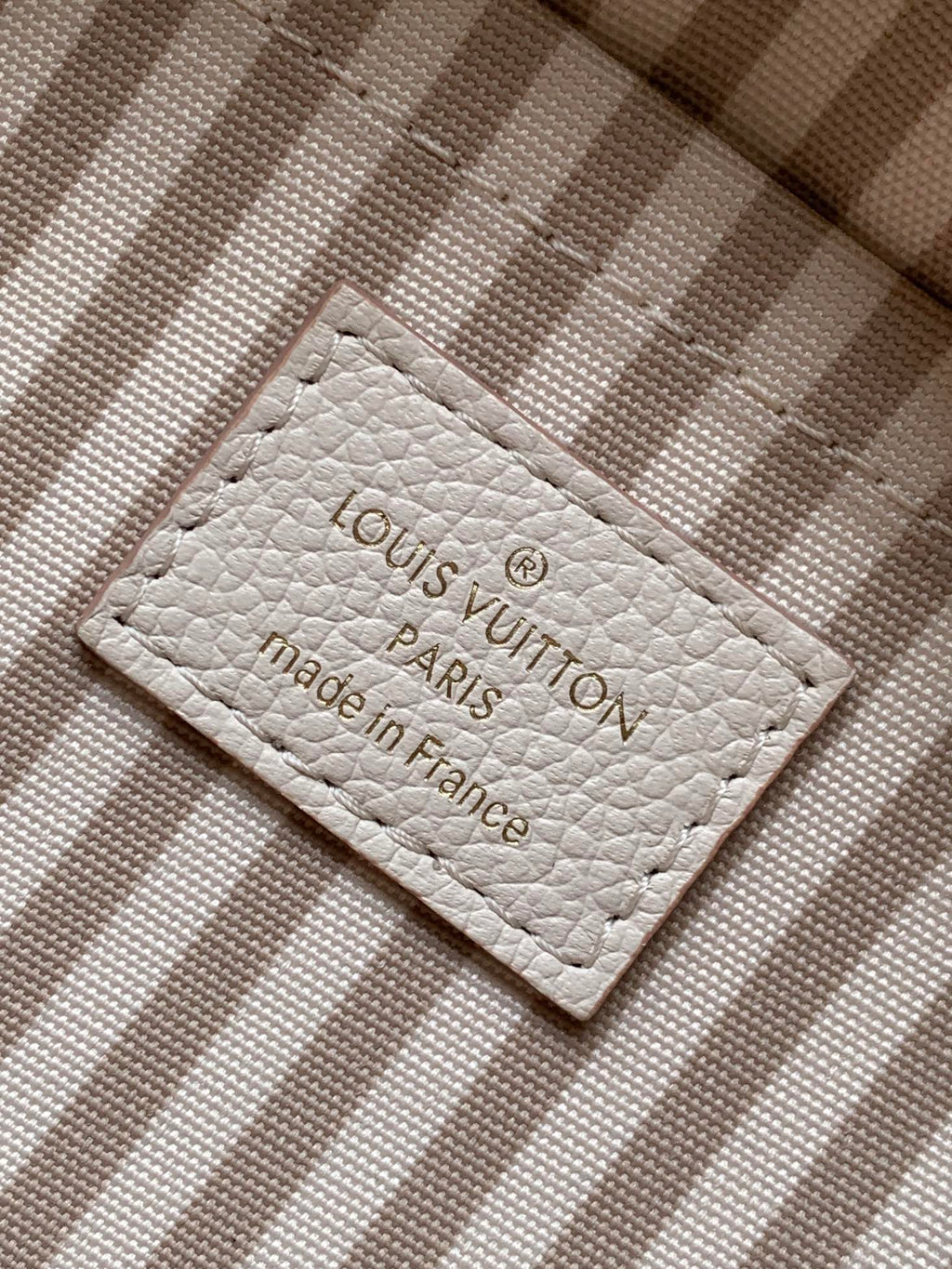 LOUIS VUITTON SPEEDY BANDOULIÈRE 21 IN WHITE AND PINK MONOGRAM CANVAS