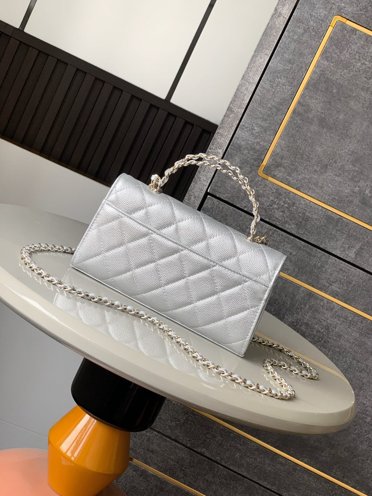 CHANEL 25S KELLY BAG 18 IN SILVER CAVIAR LEATHER WITH GOLD HARDWARE STYLE 2