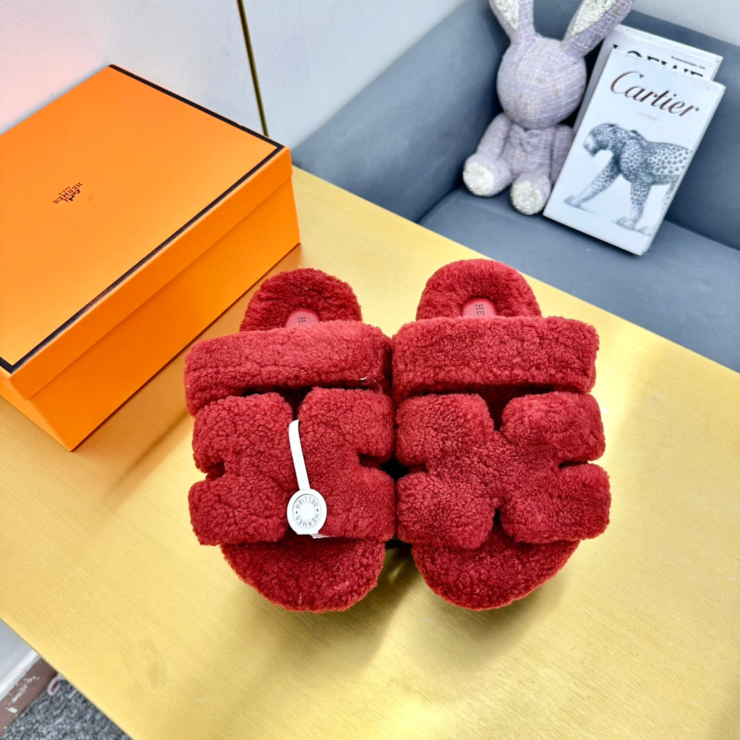 HERMES CHYPRE SANDAL IN SCARLET RED SHEARLING