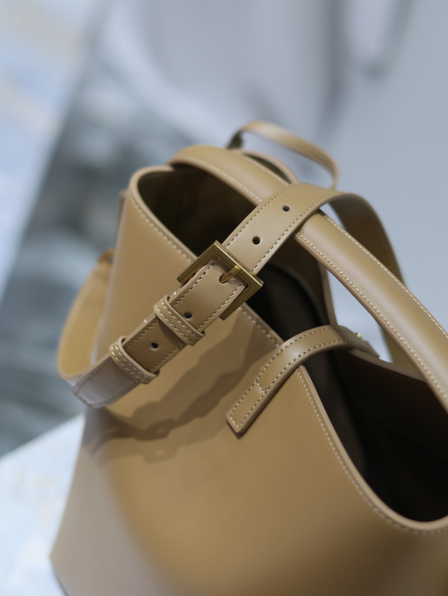 YSL 25S LE 5 À 7 BAG 26 IN BROWN CALFSKIN GOLD HARDWARE