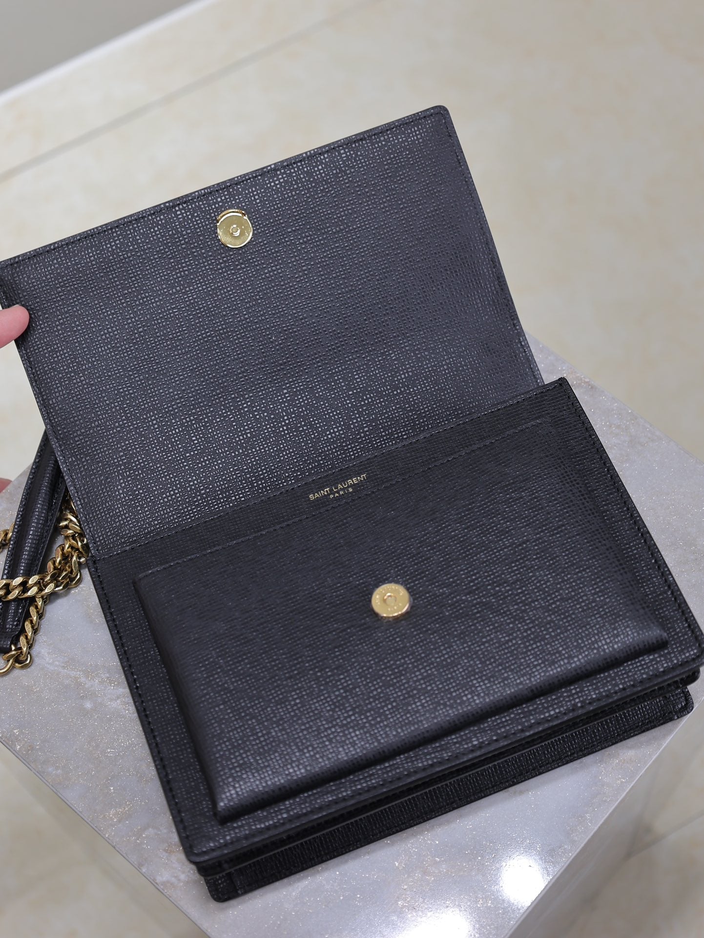 YSL 25S SUNSET MEDIUM 22 IN BLACK GRAINED CALFSKIN GOLD HARDWRE