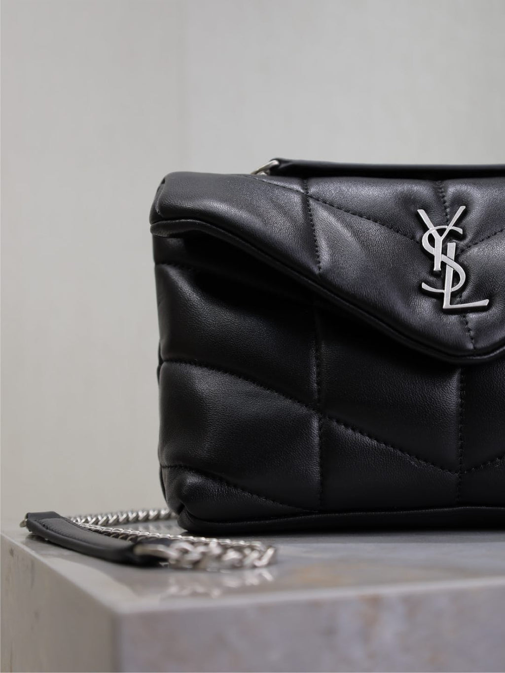 YSL 25S LOULOU PUFFER MINI 23 IN BLACK CALFSKIN SILVER HARDWRE