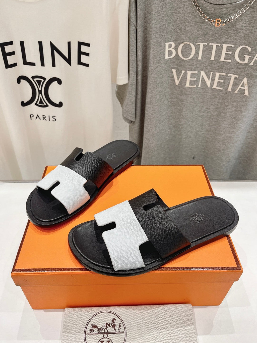 HERMES IZMIR SANDAL BLACK MIX WHITE LAMBSKIN